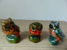 Trois petites statuettes