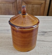 Pot à  cornichons avec