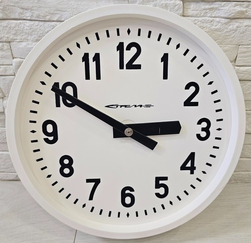 Horloge murale soviétique