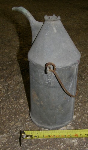 Ancien pot huile - pot, tôle