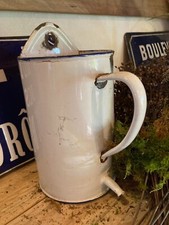 Pot en tôle émaillé blanc vintage