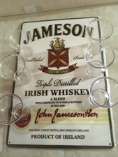4 VERRES JAMESON EN COFFRET LIVRE AVEC SON PRESENTOIR APERO ASSORTI - NEUFS