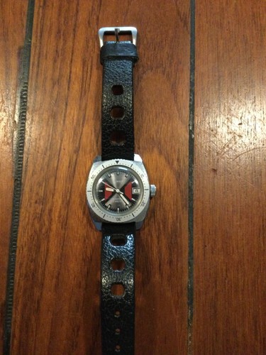Très belle timex 1970 petite - belle,