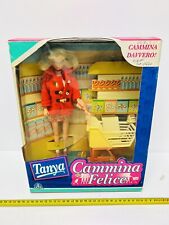 Tanya Marche Heureuse Poupée