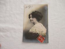 CARTE POSTALE ANCIENNE + - 1900 CPA FANTAISIE JEUNE FEMME ÉLÉGANTE BONNE FÊTE