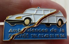 RARE 2 PIN'S PUZZLE VOITURE CITROEN DS BREAK AMBULANCES DE LA FORET