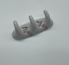 PORCELAINE DE PARIS LES BAINS DECORES PECHER ROSE PATERE CROCHET MURAL