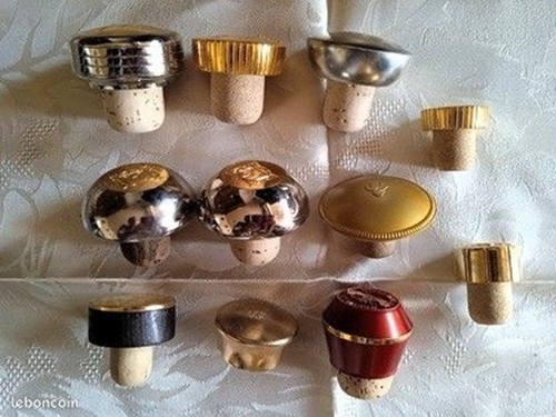 Lot bouchons de cognac - de,