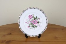Assiette florale Royal Albert