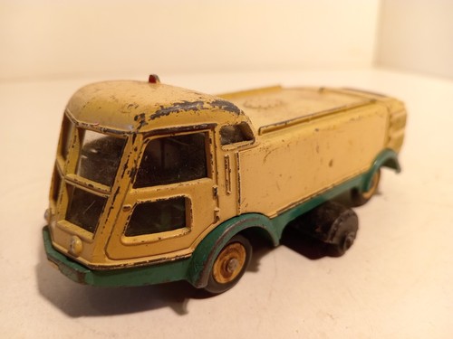 Dinky toys 596 lmv balayeuse - toys,