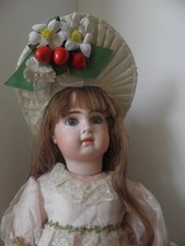 MAGNIFIQUE CHAPEAU TAFFETAS