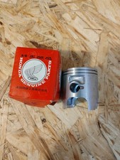Piston cote 025 pour modèles CR125RF 1985
