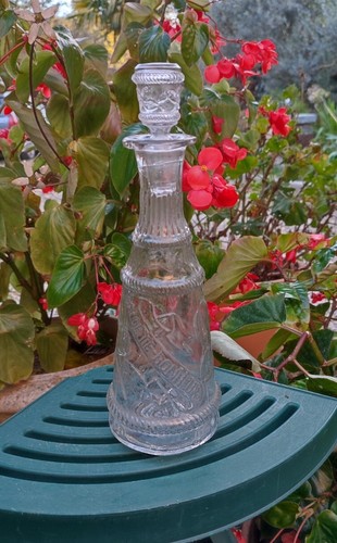 Ancien carafe verre pressé - en,