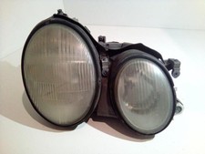 Optique avant principal droit