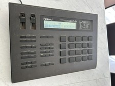 roland R8 drum machine
