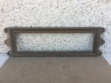 Ancien porte-étiquette ? / En fonte / Type entrée de boîte aux lettres / Déco