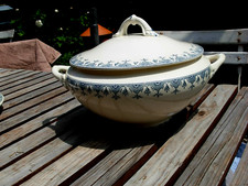 Soupière bleu ancienne signé