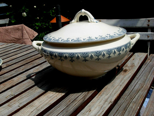 Soupière bleu ancienne - , signé