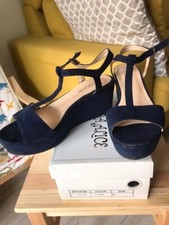 Pieds sandales compensee - nu,