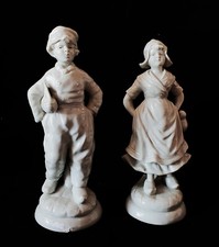 Deux sujets en porcelaine