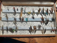 Lot d' hameçons mouches, leurres de pêche à la mouche avec boîte