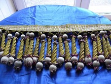 Galon orné de quilles