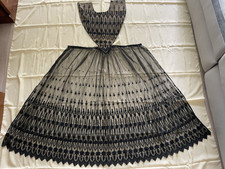 ancien  tablier de costume breton en tulle brodé et cousu main (ref:K45)