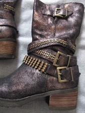 Demi botte"MAM'ZELLE" CASUAL cuir métallisé marron foncé T 37, chaînes et strass