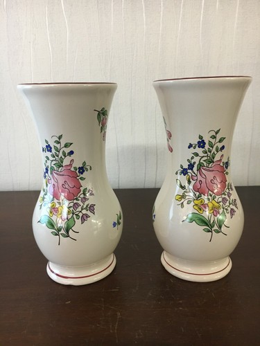 Paire vases en faïence - ,