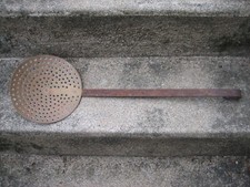 Grande Ecumoire ancienne en