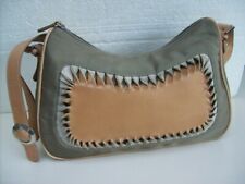 Sac toile kaki, garnitures fauve