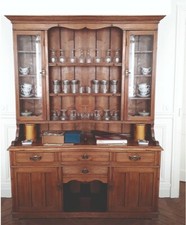 Buffet pin massif facture anglaise en 2 morceauxBuffet  Haut & Bas