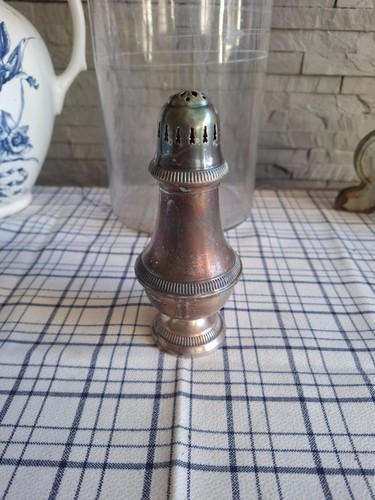 Soupoudreuse ancienne métal - ,