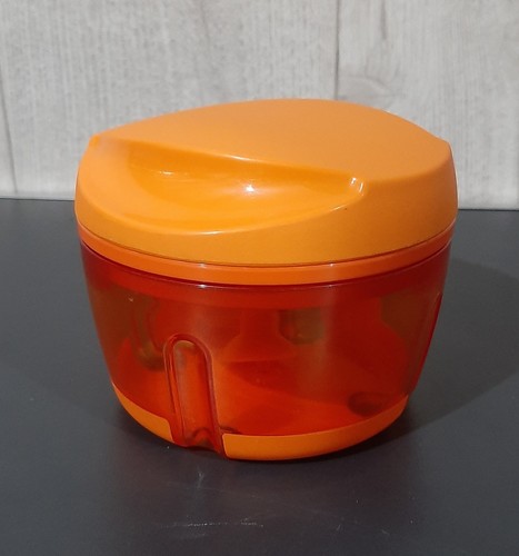 Tupperware twister nueuf - twister,