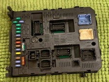 BOITIER FUSIBLE  BSI PEUGEOT