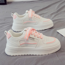chaussures blanches baskets