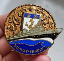 Insigne Marine Croiseur DUGUAY TROUIN Courtois  émail original