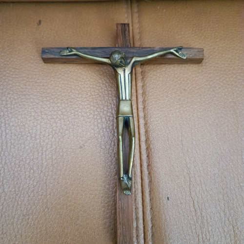 Christ signé bronze sur - signé, en