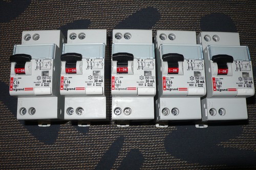 Disjoncteur differentiel 16a - disjoncteur,