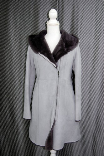 Manteau capuche peau de - peau,