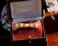 Broche Doré Noeud Papillon