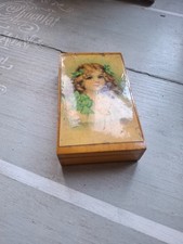 élégante petite boite a