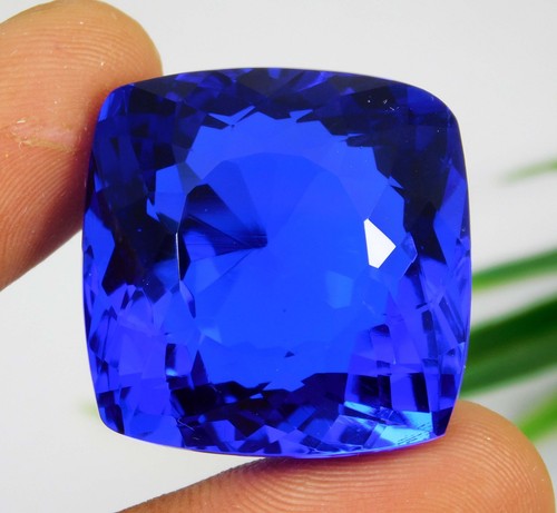 Coussin carré tanzanite bleu
