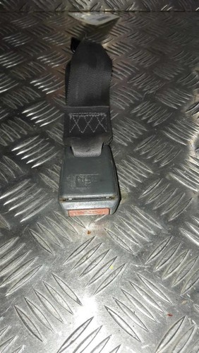 Attache ceinture arriere droit