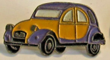 Pin's VOITURE 2 CV VIOLETTE ET JAUNE Deux Pattes Deudeuche Deux-chevaux #4/10