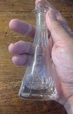 TOPETTE OU PETIT FLACON EN VERRE GRADUE DU XIXème siècle