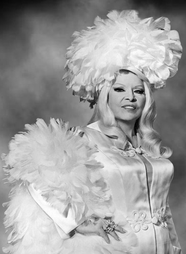 Photo myra breckinridge mae - myra,