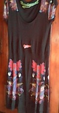 Robe Desigual noire et bouquets multicolores T XL