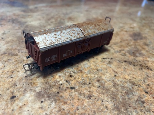 Wagon couvert métallique