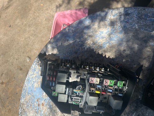 Boite fusible moteur - fusible,